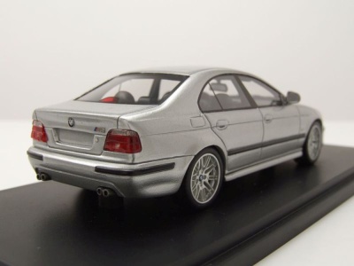 BMW M5 E39 2002 silber Modellauto 1:43 Neo Scale Models