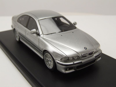 BMW M5 E39 2002 silber Modellauto 1:43 Neo Scale Models