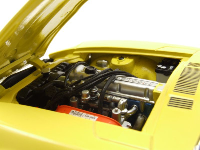 Datsun 240Z Coupe 1972 gelb Modellauto 1:18 Sun Star