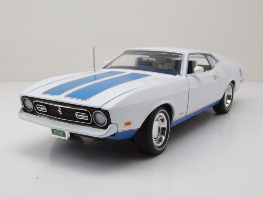 Ford Mustang Fastback Class of 1972 weiß Modellauto 1:18 Auto World