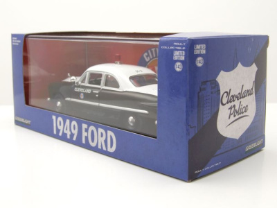 Ford Police Cleveland Ohio 1949 schwarz weiß Modellauto 1:43 Greenlight Collectibles