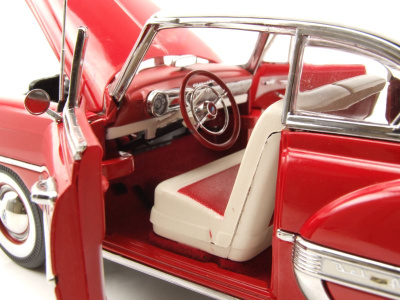 Chevrolet Bel Air Hardtop Coupe 1953 rot weiß Modellauto 1:18 Sun Star