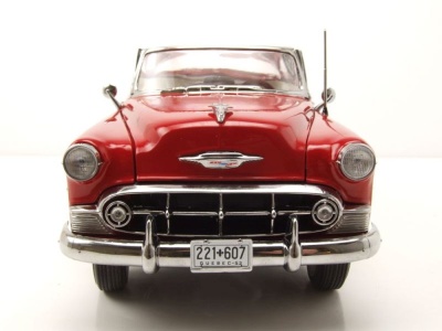 Chevrolet Bel Air Hardtop Coupe 1953 rot weiß Modellauto 1:18 Sun Star