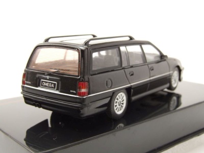 Opel Omega A2 Caravan Kombi 1990 schwarz Modellauto 1:43 ixo models