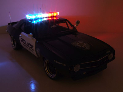 Chevrolet Camaro Street Fighter Police 1969 schwarz weiß mit Lichtbalken Modellauto 1:18 GMP
