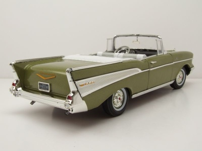 Chevrolet Bel Air Convertible 1957 grün metallic Modellauto 1:18 Auto World