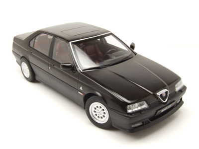 Alfa Romeo 164 Q4 1994 schwarz Modellauto 1:18 Triple9