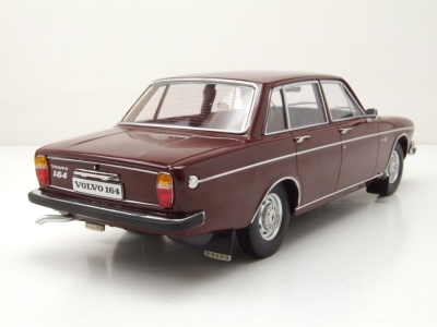 Volvo 164 1970 rot Modellauto 1:18 Triple9