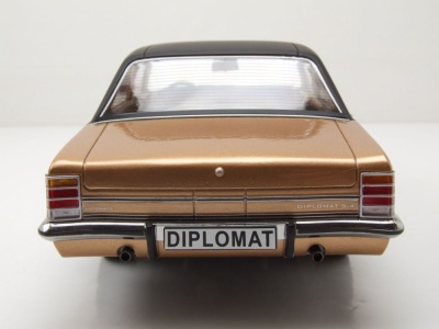 Opel Diplomat B 1972 beige metallic matt schwarz Modellauto 1:18 MCG