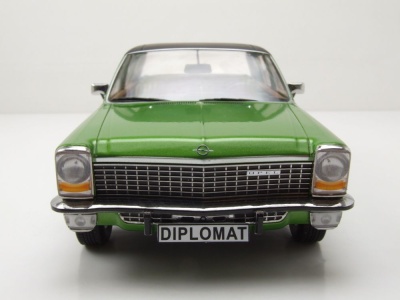 Opel Diplomat B 1972 grün metallic matt schwarz Modellauto 1:18 MCG
