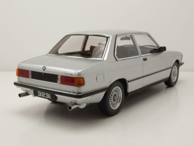 BMW 323i E21 1978 silber Modellauto 1:18 KK Scale