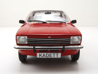 Opel Kadett C Coupe 1975 rot Modellauto 1:18 MCG