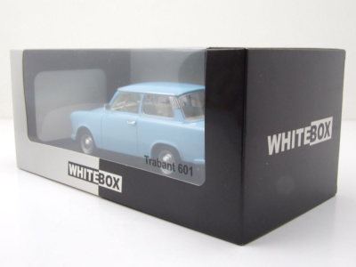 Trabant 601 Trabbi 1965 hellblau Modellauto 1:24 Whitebox