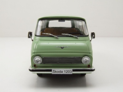 Skoda 1203 1968 hellgrün Modellauto 1:24 Whitebox