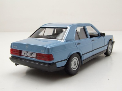 Mercedes 190E 1987 blau Modellauto 1:24 Bburago