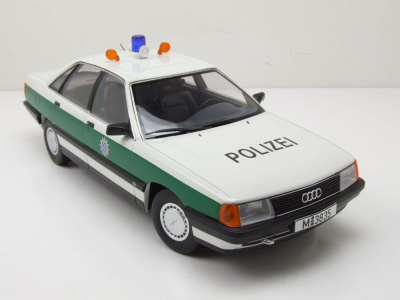 Audi 100 C3 1989 weiß grün Polizei Modellauto 1:18 Triple9