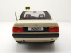 Audi 100 C3 Taxi 1989 beige Modellauto 1:18 Triple9