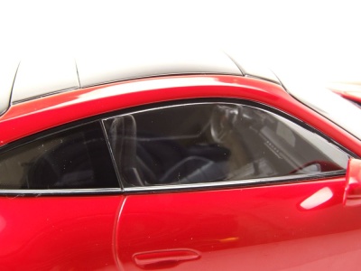 Porsche 911 Carrera 4 GTS 2020 rot Modellauto 1:18 Minichamps