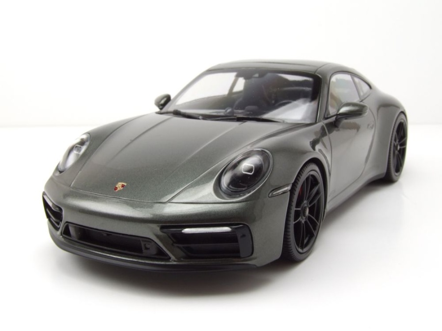 Porsche 911 Carrera 4 GTS 2020 grün metallic Modellauto 1:18 Minichamps