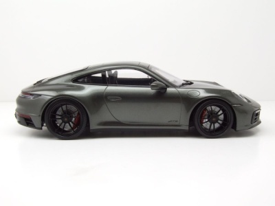 Porsche 911 Carrera 4 GTS 2020 grün metallic Modellauto 1:18 Minichamps