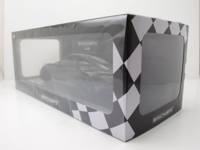 Porsche 911 Carrera 4 GTS 2020 grün metallic Modellauto 1:18 Minichamps