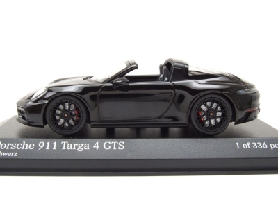 Porsche 911 992 Targa 4 GTS 2022 schwarz Modellauto 1:43 Minichamps