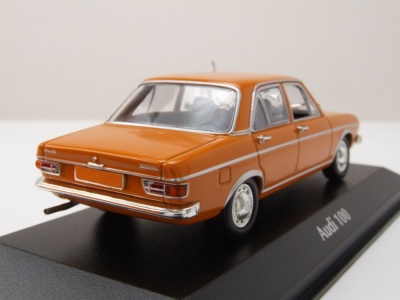 Audi 100 1969 orange Modellauto 1:43 Maxichamps