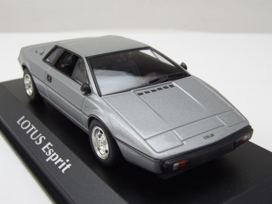 Minichamps 1:43 Lotus Esprit Turbo Année de construction 1978 argent 940135221 modèle voiture 940135221 4012138769014