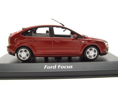 Ford Focus 2004 dunkelrot metallic Modellauto 1:43 Maxichamps