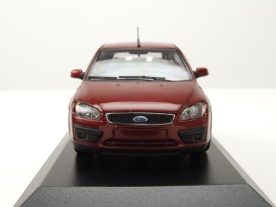 Ford Focus 2004 dunkelrot metallic Modellauto 1:43 Maxichamps