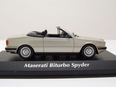 Maserati BITurbo Spyder 1982 silber Modellauto 1:43 Maxichamps
