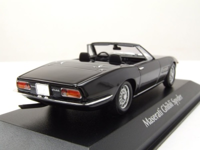 Maserati Ghibli Spyder 1969 schwarz Modellauto 1:43 Maxichamps