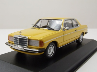 Mercedes 230CE W123 1976 gelb beige Modellauto 1:43 Maxichamps