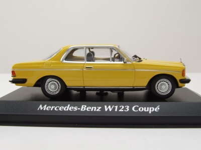 Mercedes 230CE W123 1976 gelb beige Modellauto 1:43 Maxichamps