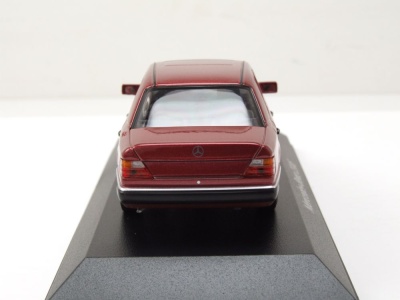 Mercedes 230E 1991 dunkelrot metallic Modellauto 1:43 Maxichamps