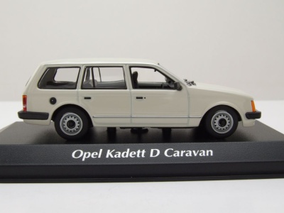 Opel Kadett D Caravan Kombi 1979 weiß Modellauto 1:43 Maxichamps