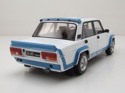 Lada 2105 VFTS 1983 weiß Modellauto 1:18 ixo models