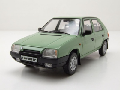 Skoda Favorit 1987 hellgrün Modellauto 1:24 Whitebox