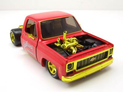 Chevrolet Chayenne Super C-10 Pick Up Edelbrock Equipped 1973 rot gold CHASE CAR Modellauto 1:24 M2 Machines