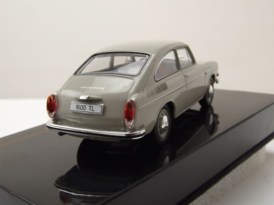 VW 1600 TL 1969 beige Modellauto 1:43 ixo models