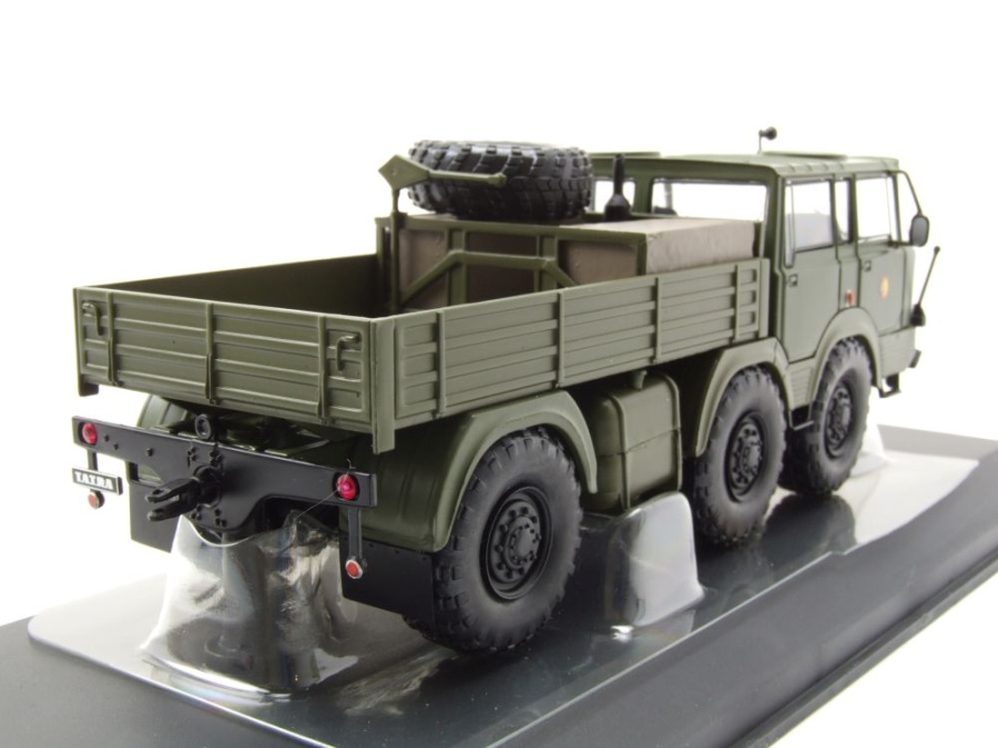 Modellauto Tatra 813 6x6 NVA 1968 oliv grün 1:43 ixo models