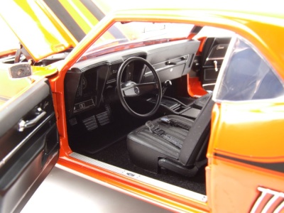 Chevrolet Yenko Camaro 1969 hugger orange Modellauto 1:18 Acme