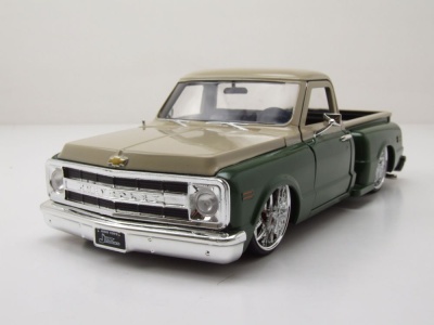 Chevrolet C-10 Stepside Pick Up 1969 grün creme Modellauto 1:24 Jada Toys