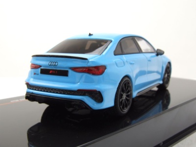 Audi RS3 2022 hellblau metallic Modellauto 1:43 ixo models