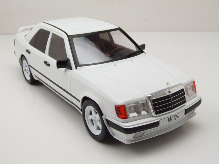 Mercedes W124 Tuning 1986 Blanc Modèle Réduit 1:18 MCG 4052176772072