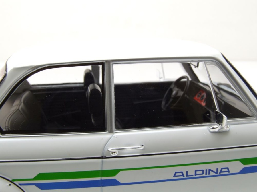 Modellauto BMW 2002 Alpina 1973 weiß Dekor 1:18 MCG bei