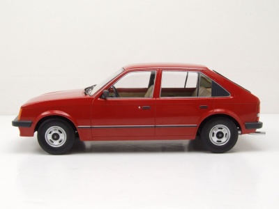 Opel Kadett D 5-Türer 1984 rot Modellauto 1:18 Triple9