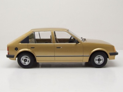 Opel Kadett D 5-Türer 1984 gold metallic Modellauto 1:18 Triple9