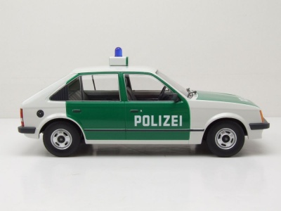 Opel Kadett D 5-Türer Polizei 1984 grün weiß Modellauto 1:18 Triple9
