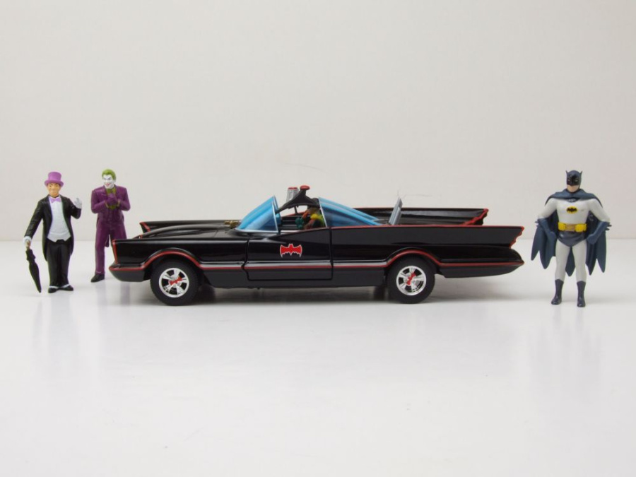 Batmobile Classic Batman 1966 schwarz mit Figuren Modellauto 1:24